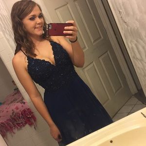 Size six Faviana homecoming dress